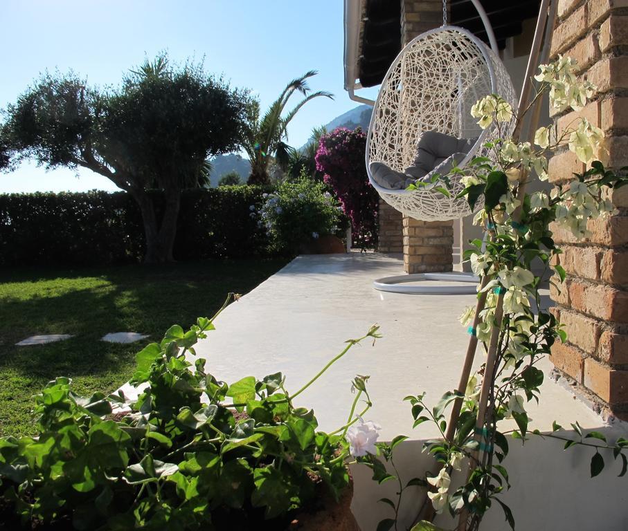 Seafront Calista Beach House With Garden Glyfada (Corfu) Exterior foto