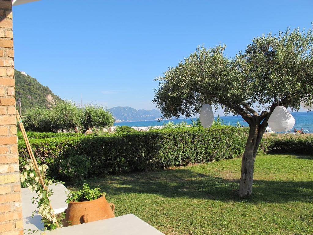 Seafront Calista Beach House With Garden Glyfada (Corfu) Exterior foto