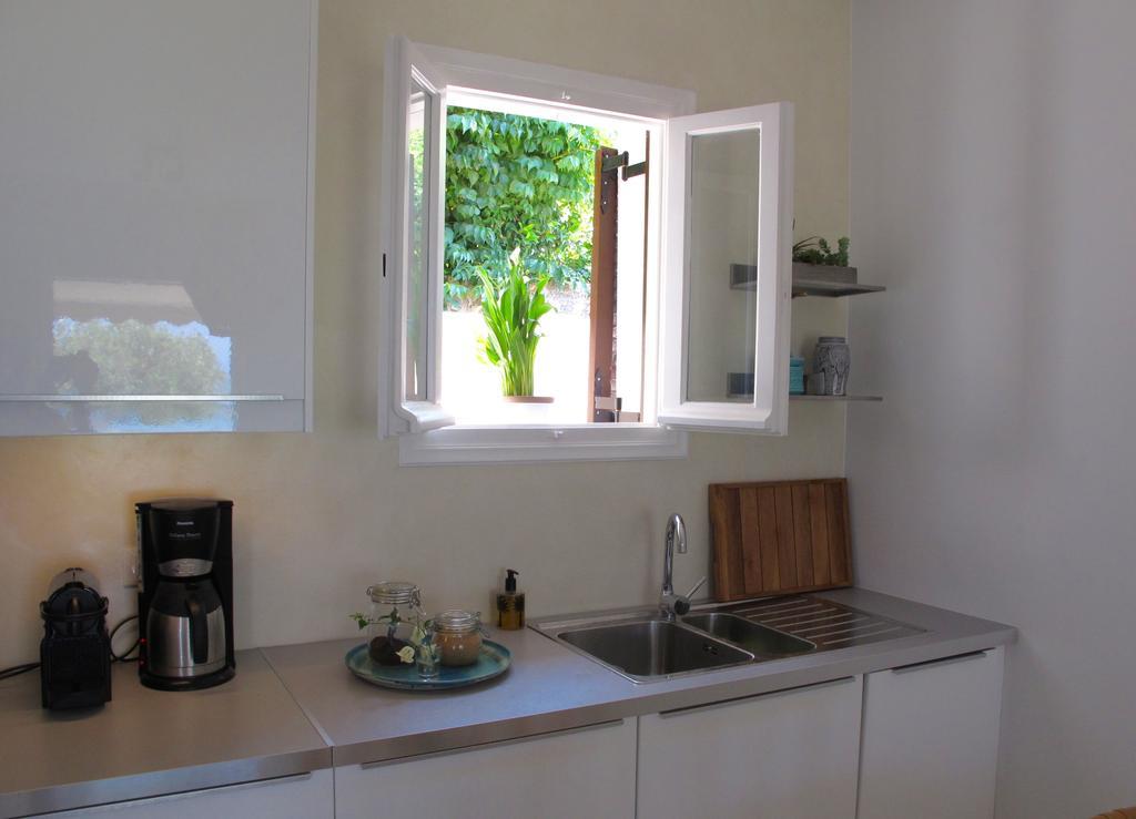 Seafront Calista Beach House With Garden Glyfada (Corfu) Exterior foto