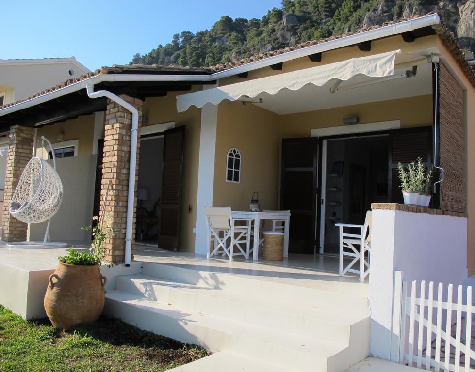 Seafront Calista Beach House With Garden Glyfada (Corfu) Exterior foto