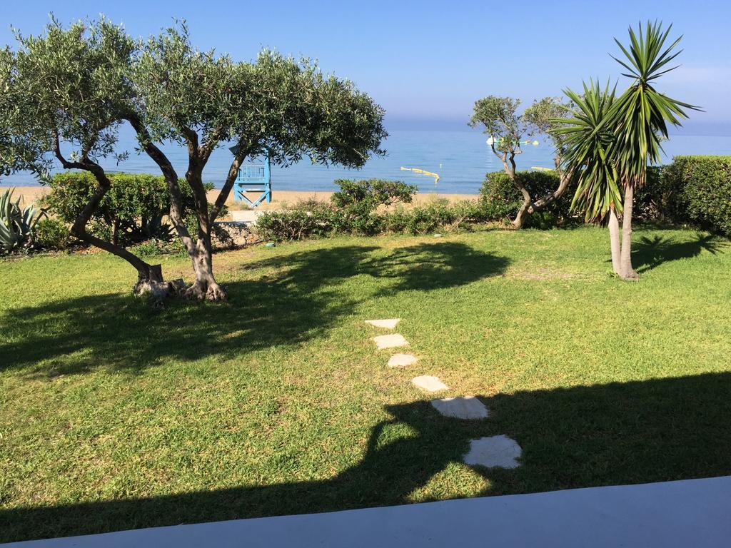 Seafront Calista Beach House With Garden Glyfada (Corfu) Exterior foto