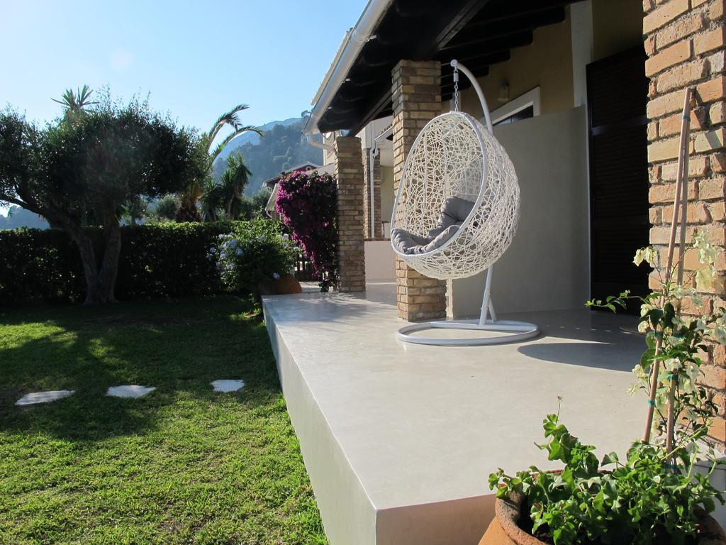 Seafront Calista Beach House With Garden Glyfada (Corfu) Exterior foto