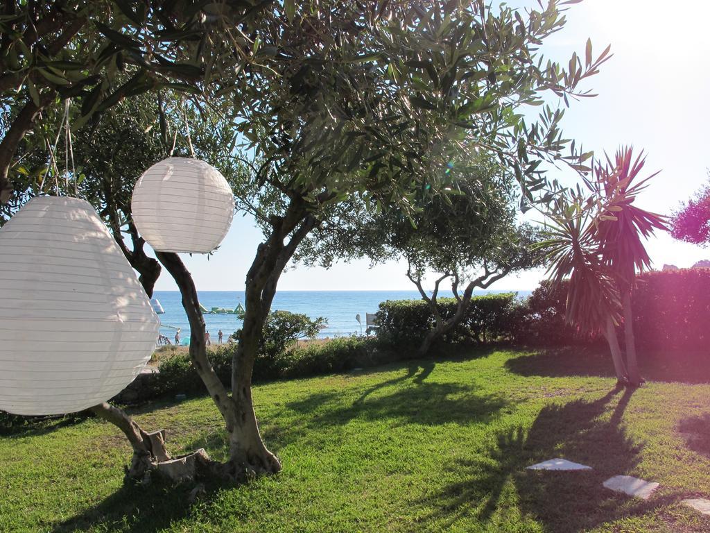 Seafront Calista Beach House With Garden Glyfada (Corfu) Exterior foto