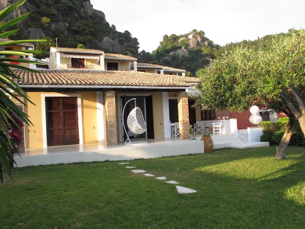 Seafront Calista Beach House With Garden Glyfada (Corfu) Exterior foto