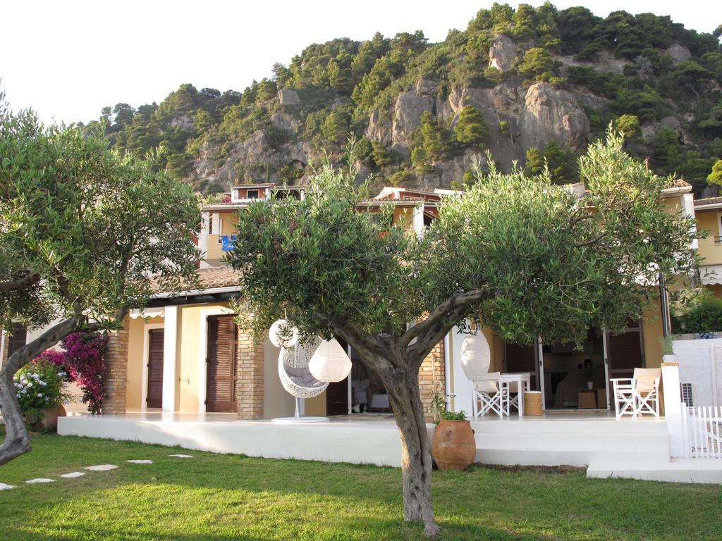 Seafront Calista Beach House With Garden Glyfada (Corfu) Exterior foto